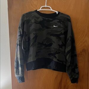 Nike Black and Green Camouflage Sweatshirt